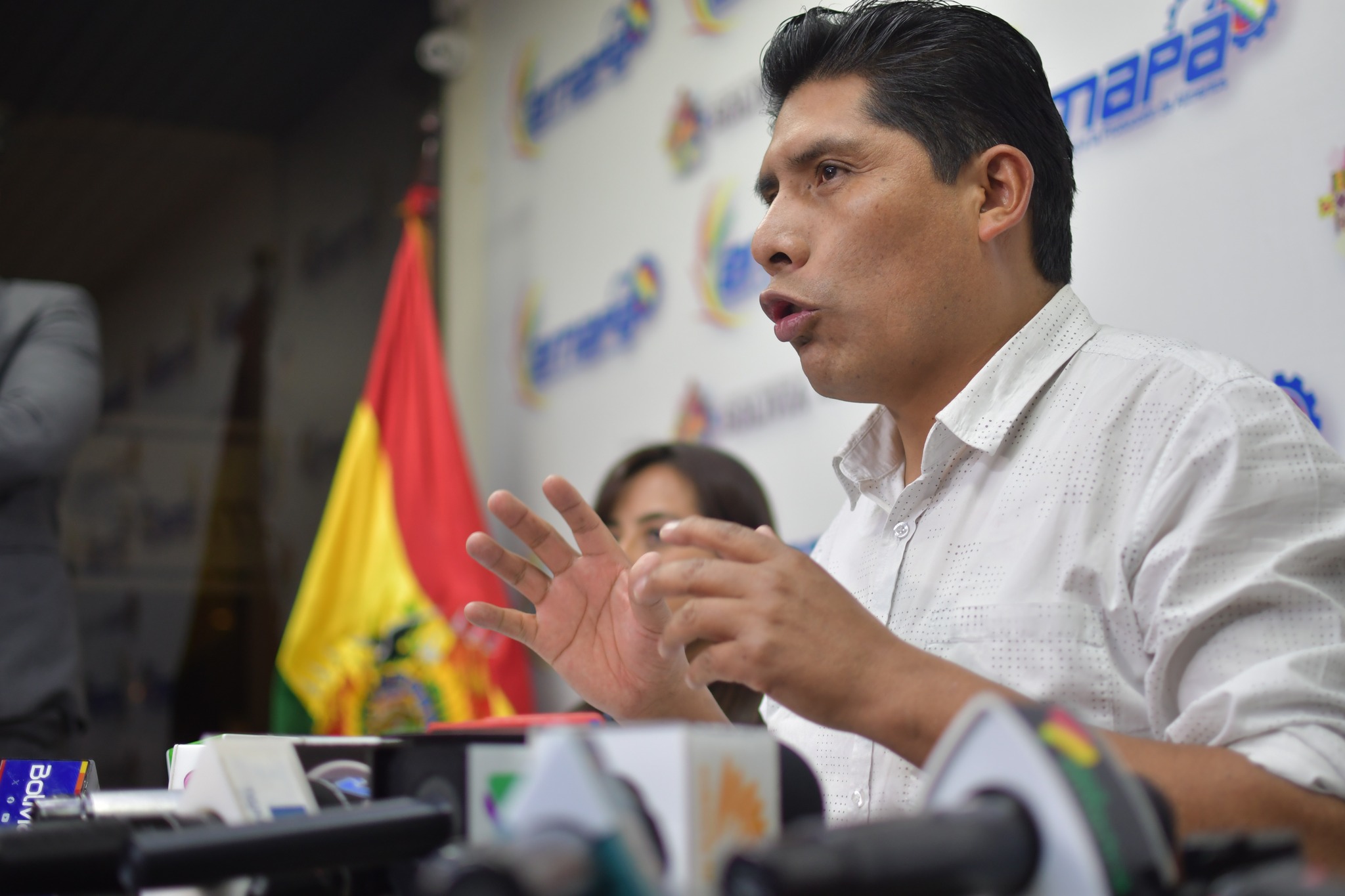 El exgerente de Emapa, Franklin Flores, en una conferencia de prensa en julio de 2025. Foto: Redes sociales.