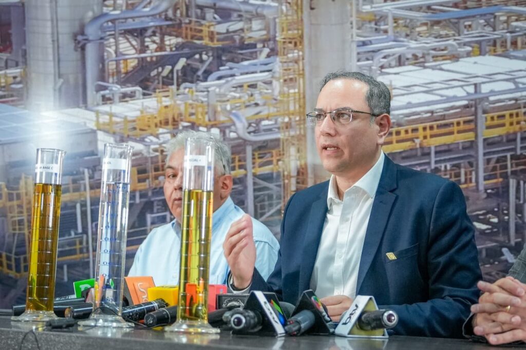 Yussef Akly Flores, presidente ejecutivo de YPFB, en conferencia de prensa. Foto: Redes sociales. 