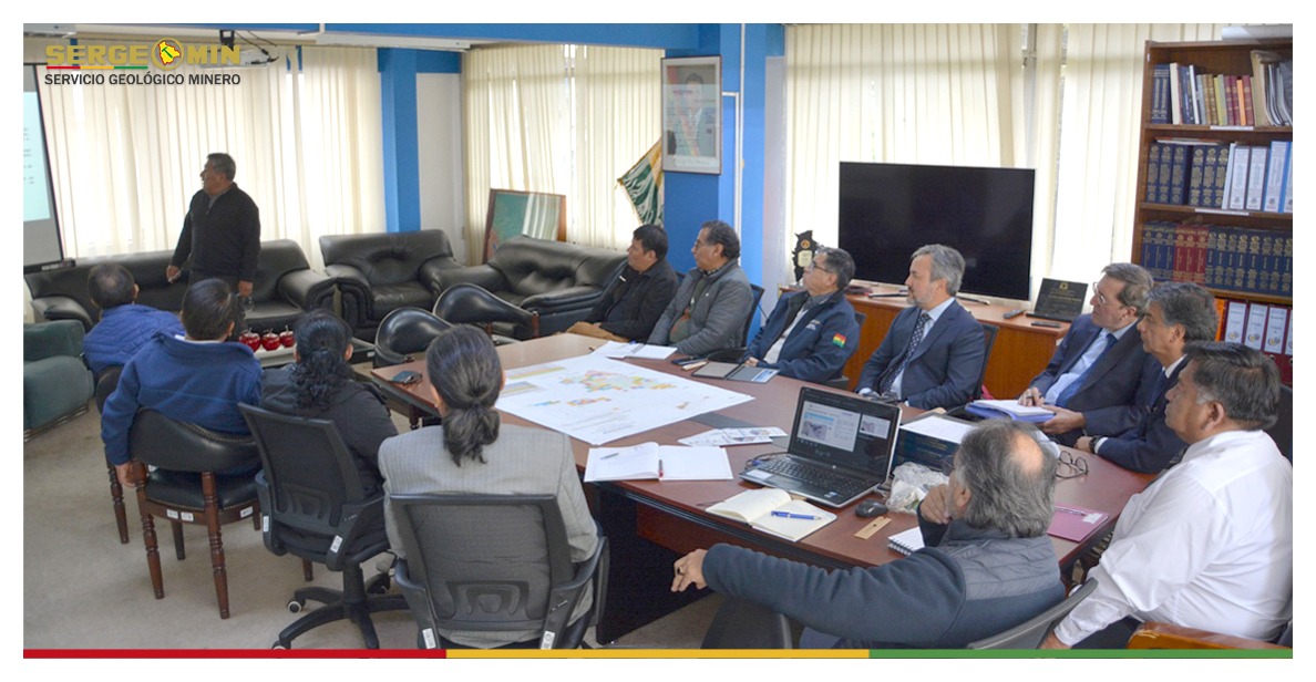 La reunión entre autoridades del Banco Mundial y Sergeomin. Foto: Redes sociales.