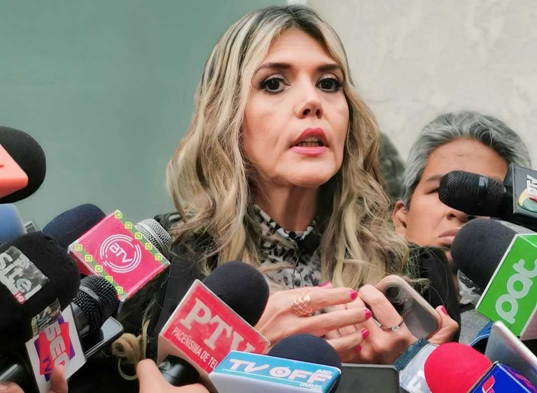 La exgerente de YPFB, Gabriela Delgadillo, en una conferencia de prensa. Foto: Archivo YPFB.
