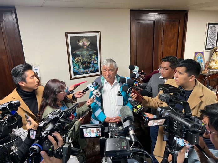 El alcalde de La Paz, Iván Arias, en contacto con la prensa. Foto: GAMLP.