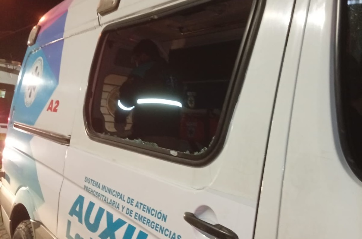 Las ambulancias presentan daños de consideración. Foto: GAMEA