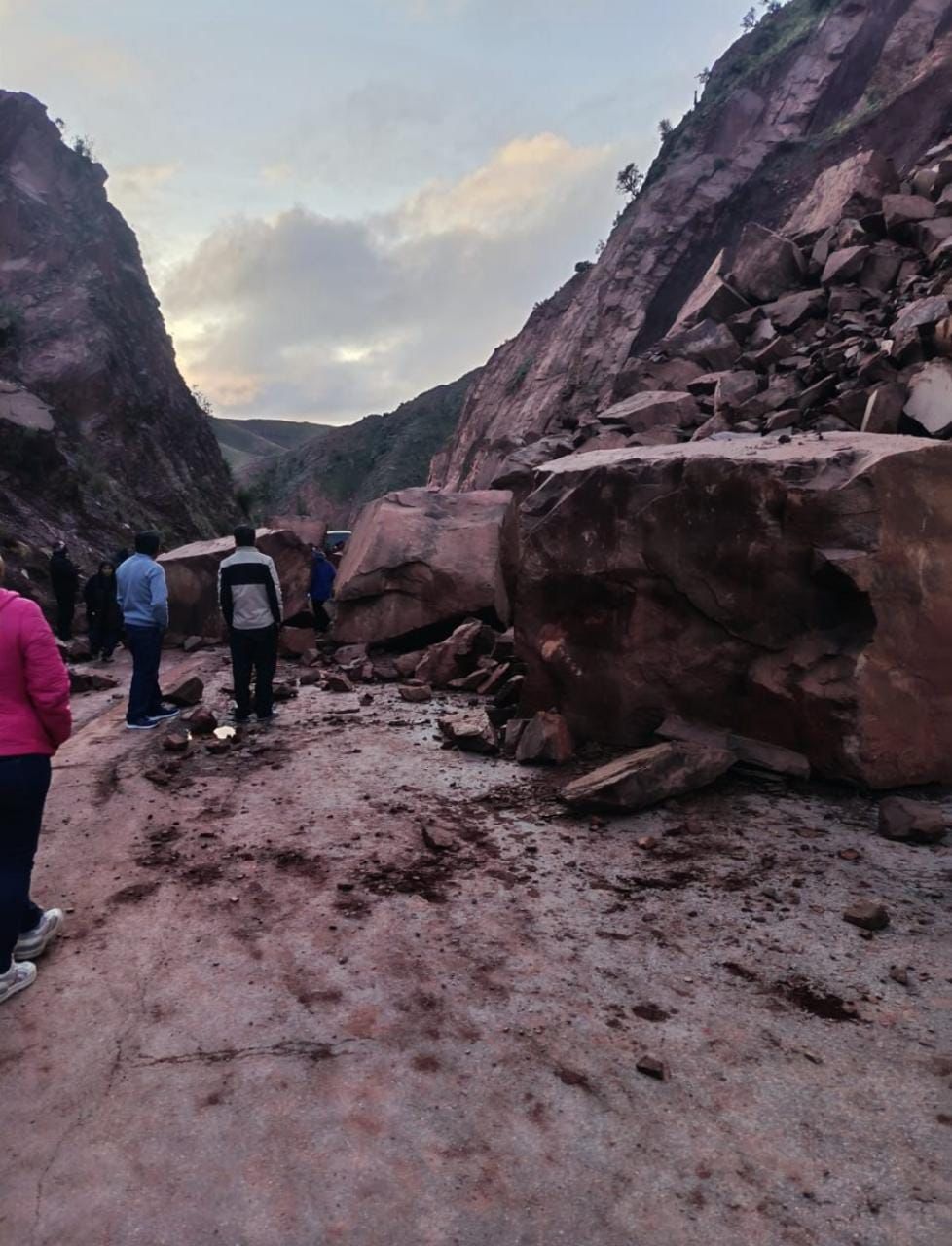 Derrumbe carretera Cochabamba-Oruro. Foto: Redes Sociales.