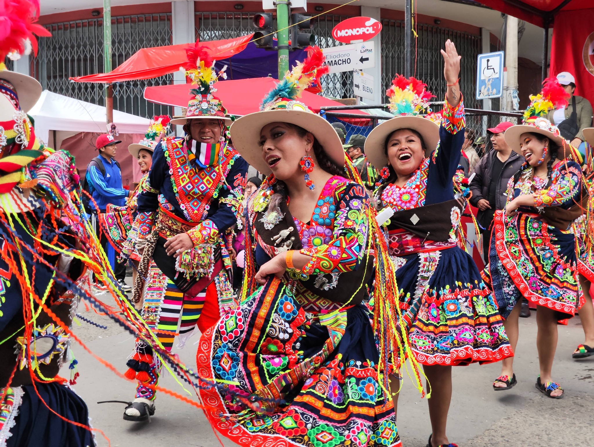 Danzarines en el Jisk'a Anata de La Paz. Foto: GAMLP.