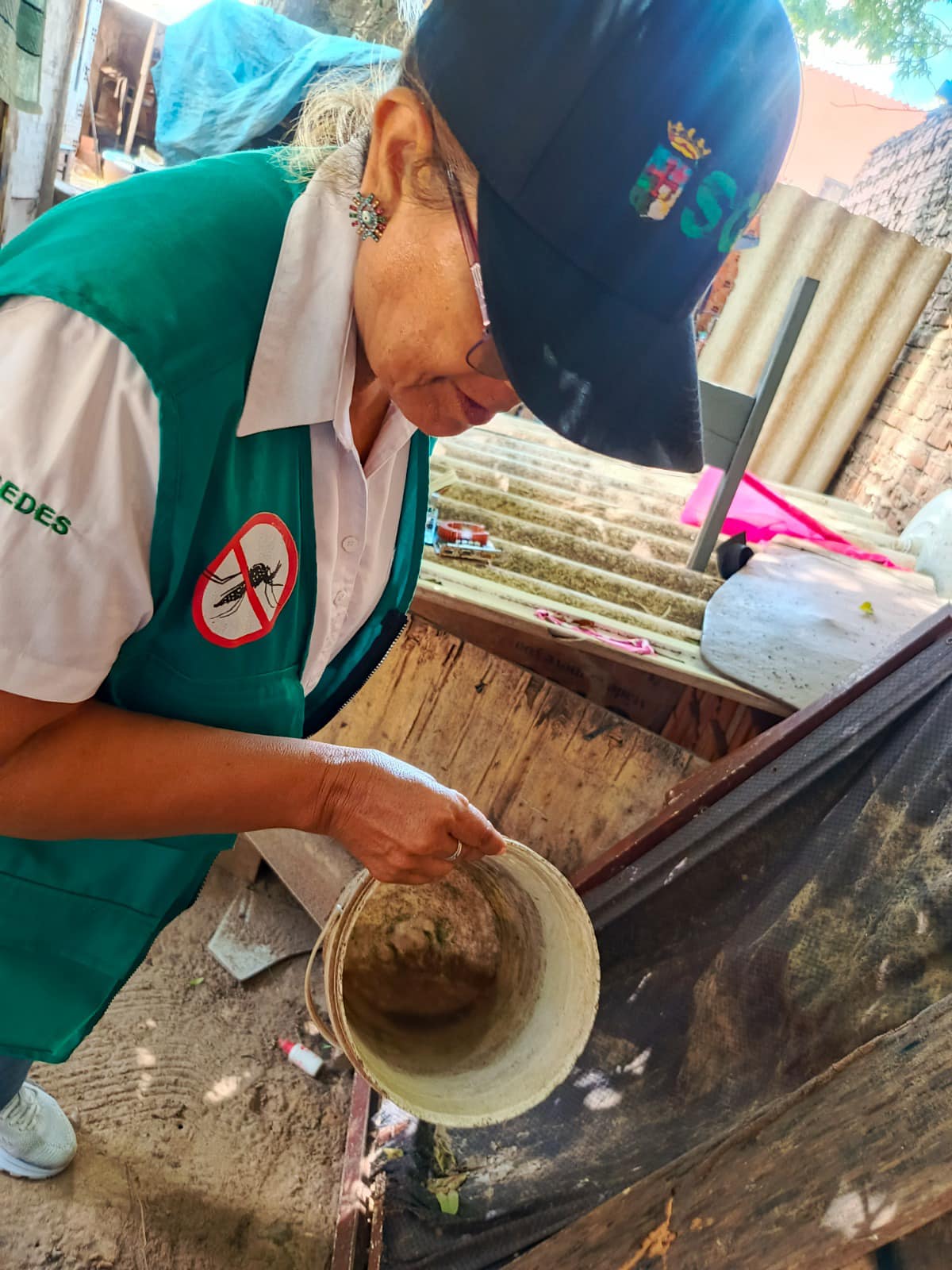 Gobernación de Santa Cruz realiza campañas de limpieza y fumigación. Foto: Sedes S.C.