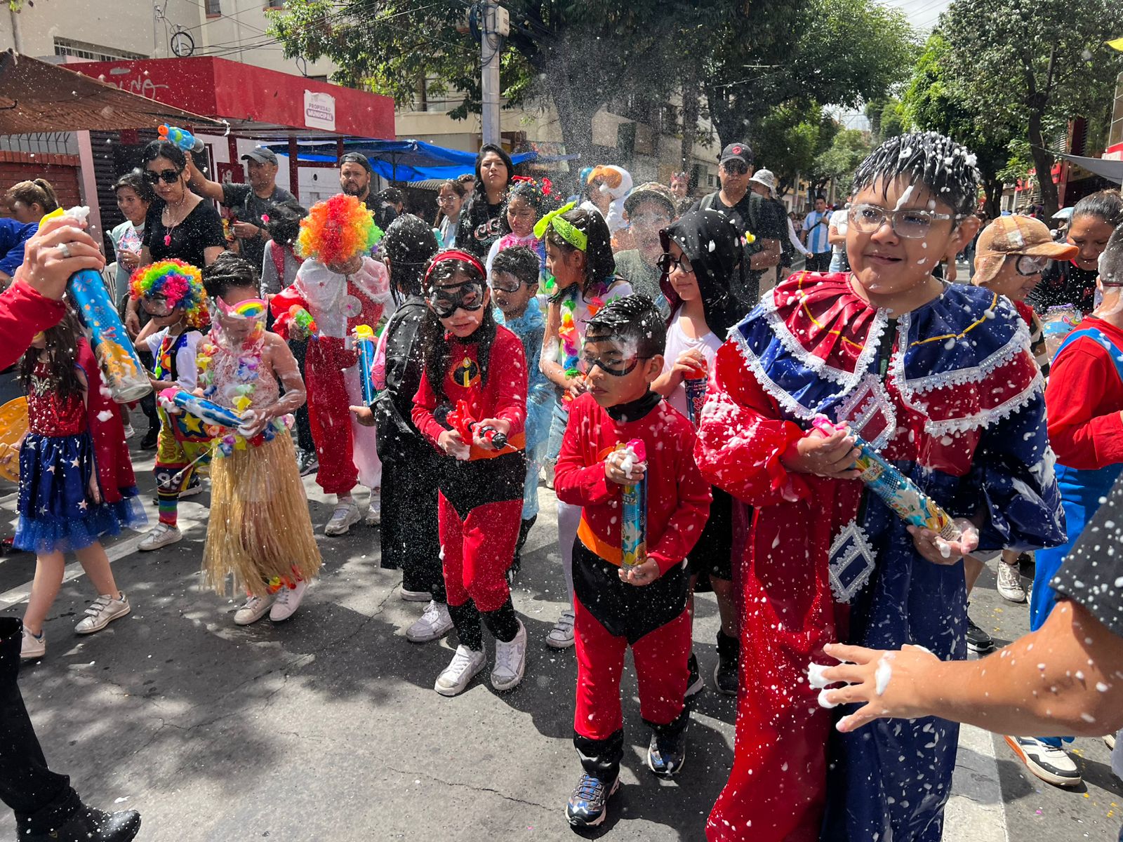 La niñez es protagonista en el corso en Cochabamba Fotos: ABI
