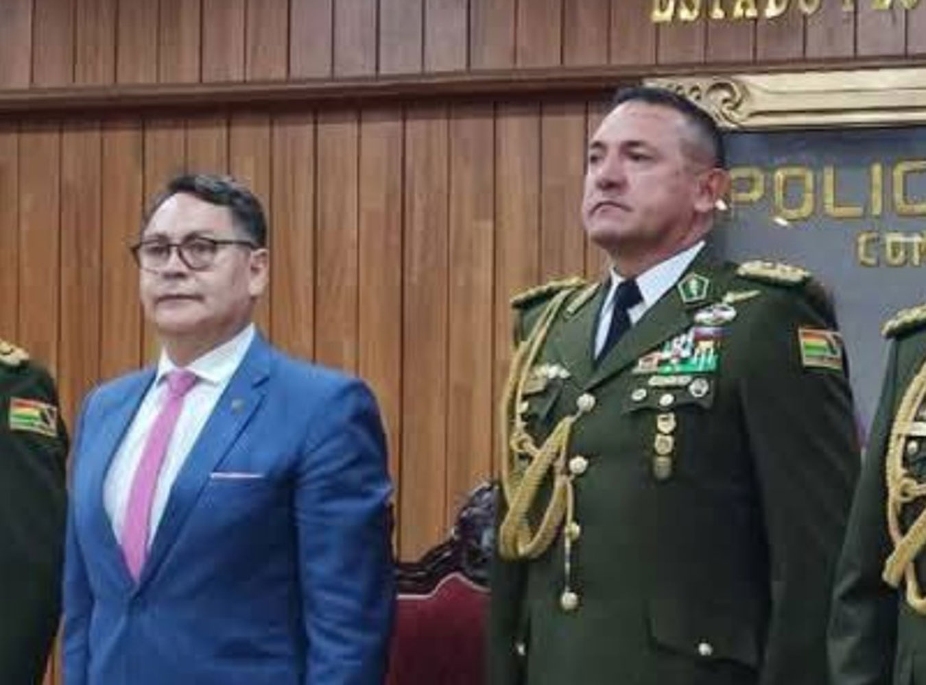 El exviceministro Aguilera y general Russo en un pasado acto. Foto: Policía - archivo