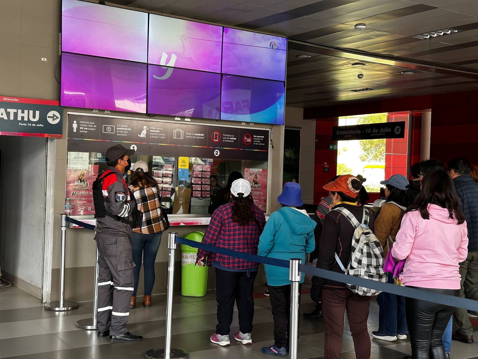 Una de las boleterías del Teleférico en la ciudad de La Paz. Foto: Mi Teleférico.