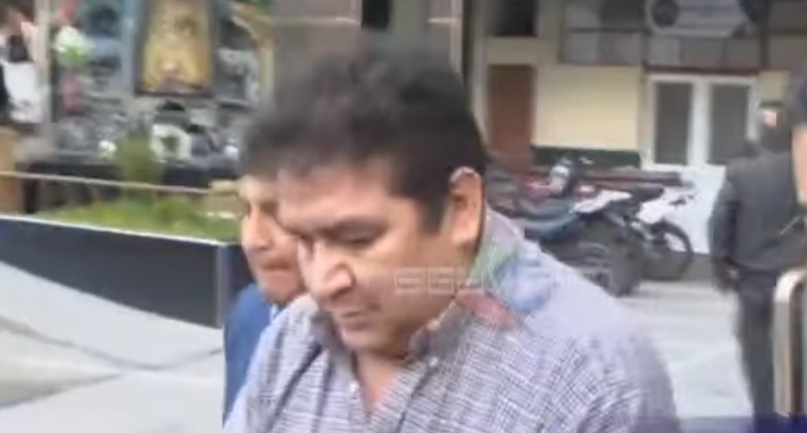 Ramiro Villalpando en dependencias policiales. Foto: red Gigavisión