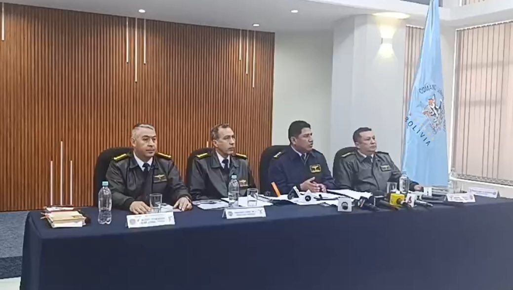 Autoridades de la FAB y TAB brindan conferencia de prensa. Foto: captura video