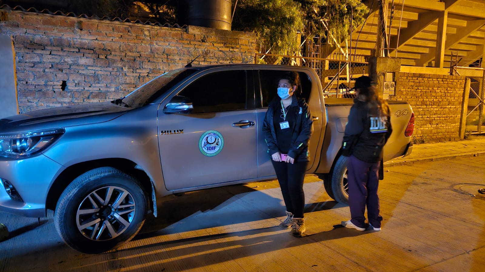 Personal del IDIF en el caso de infanticidio en Cochabamba. Foto: Fiscalía General del Estado.