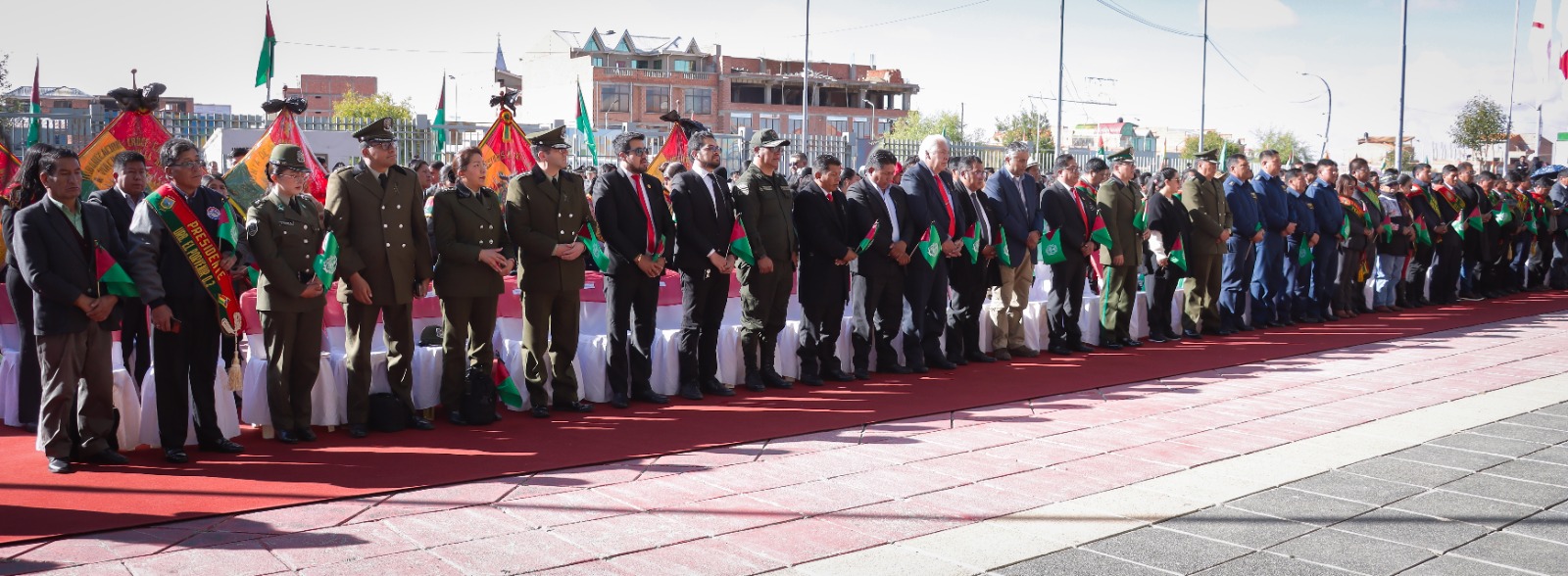 Autoridades en el atrio del Jach’a Uta, en El Alto. Foto: Gamea.