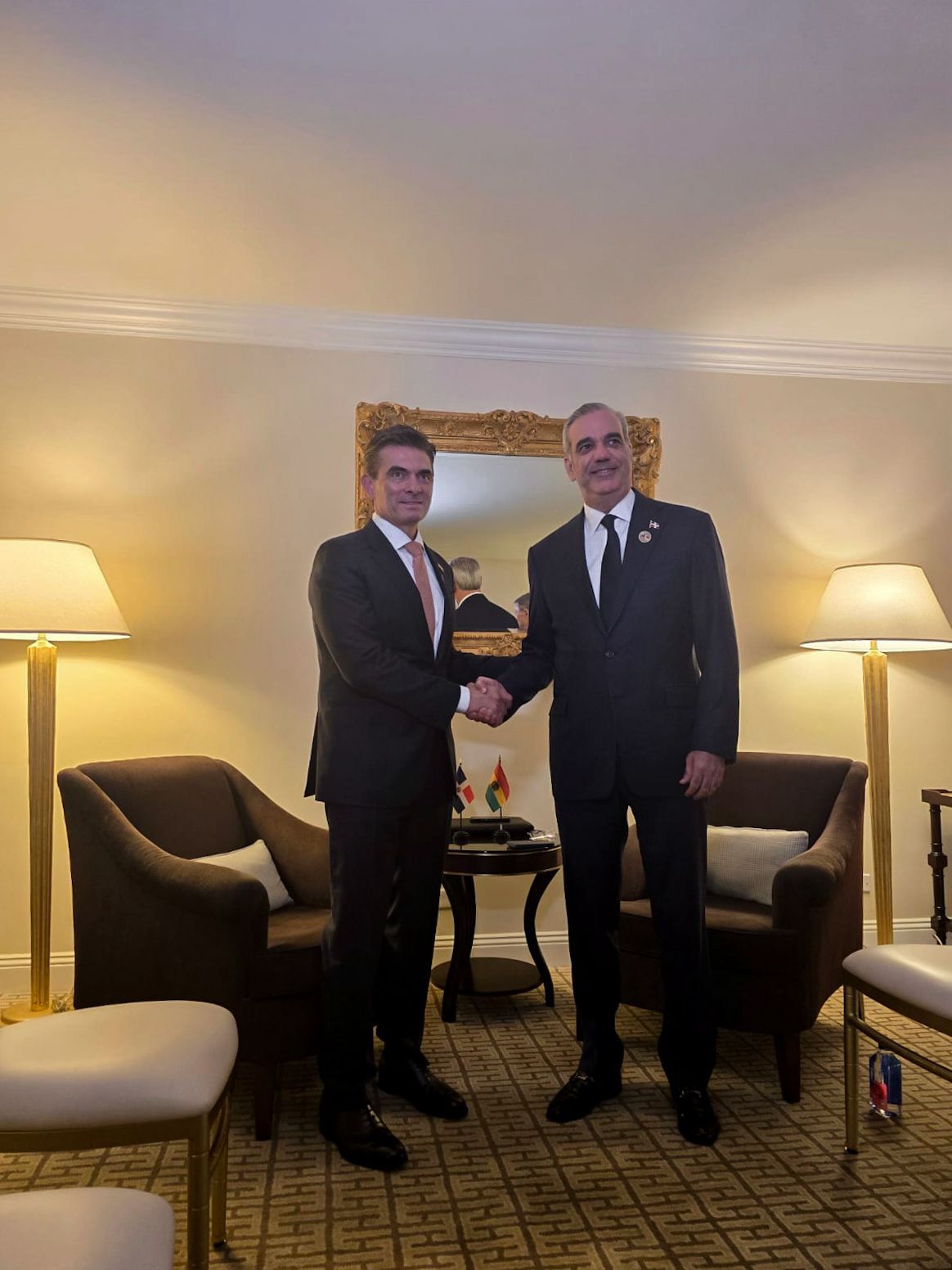 Los presidentes de República Dominicana y de Bolivia, Luis Abinader y Rodrigo Paz, respectivamente. Foto: Oficina del Presidente.