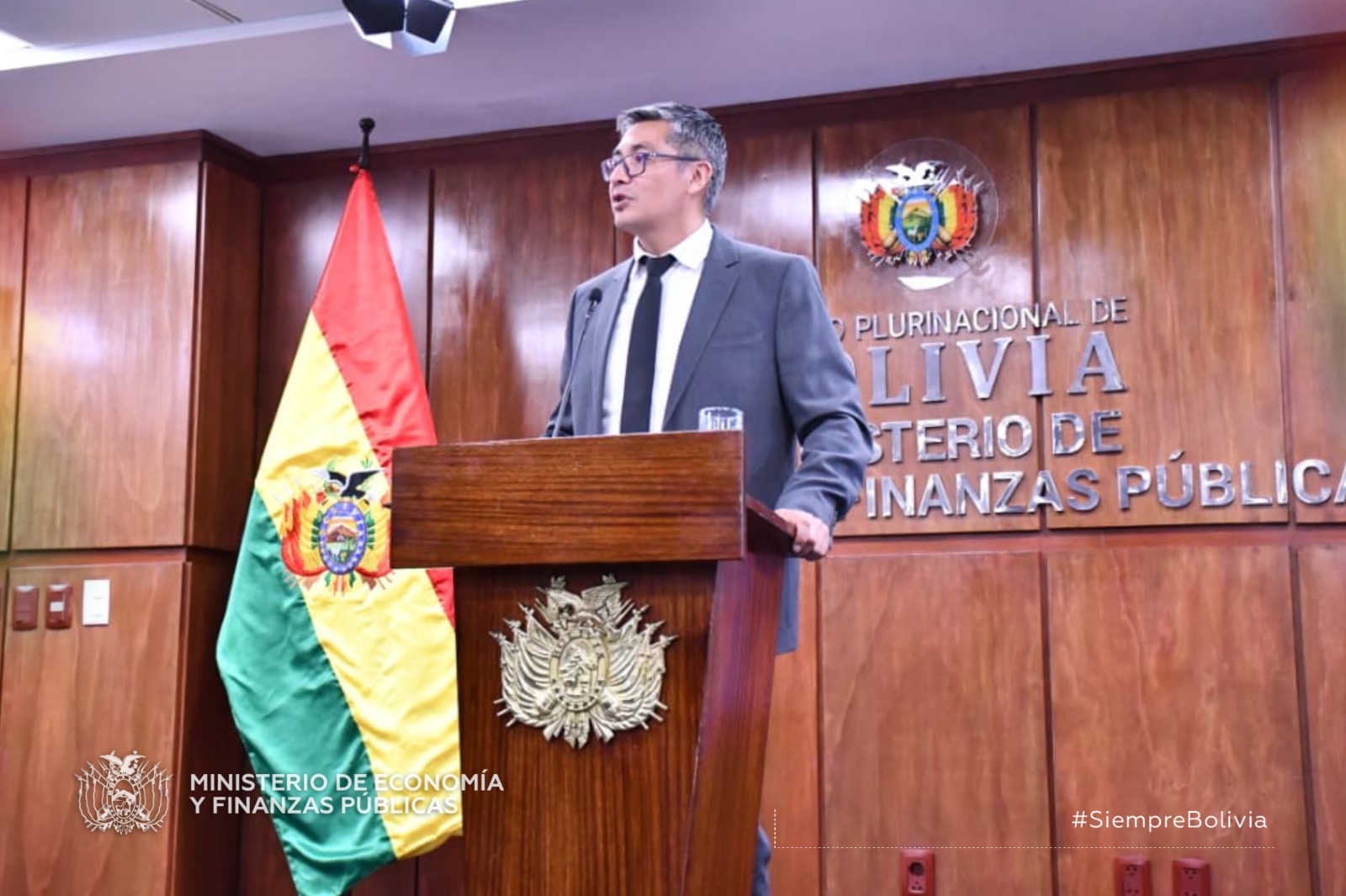 El ministro de Economía, José Gabriel Espinoza. Foto: MEFP.