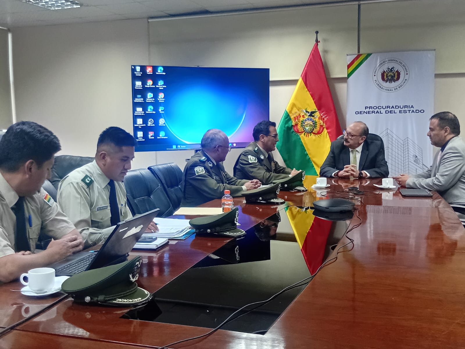 Autoridades de la Procuraduría e Interpol coordinan cooperación interinstitucional. Foto: Procuraduría.