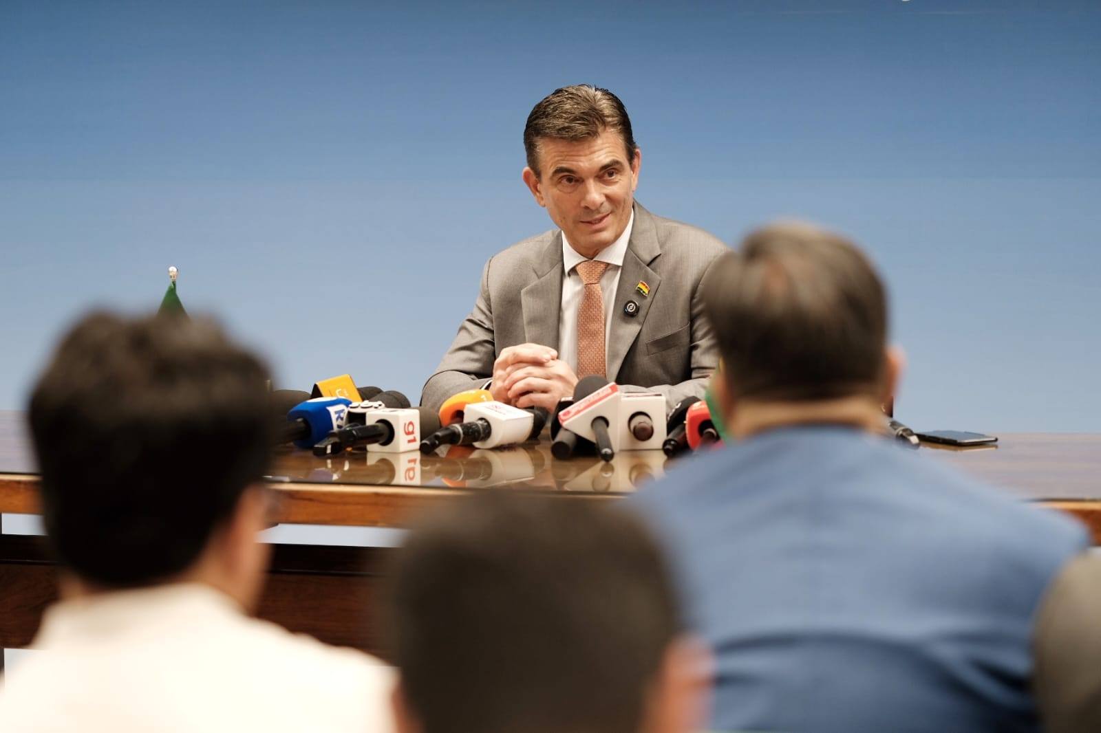 El presidente de Bolivia, Rodrigo Paz, en conferencia de prensa desde Brasil.