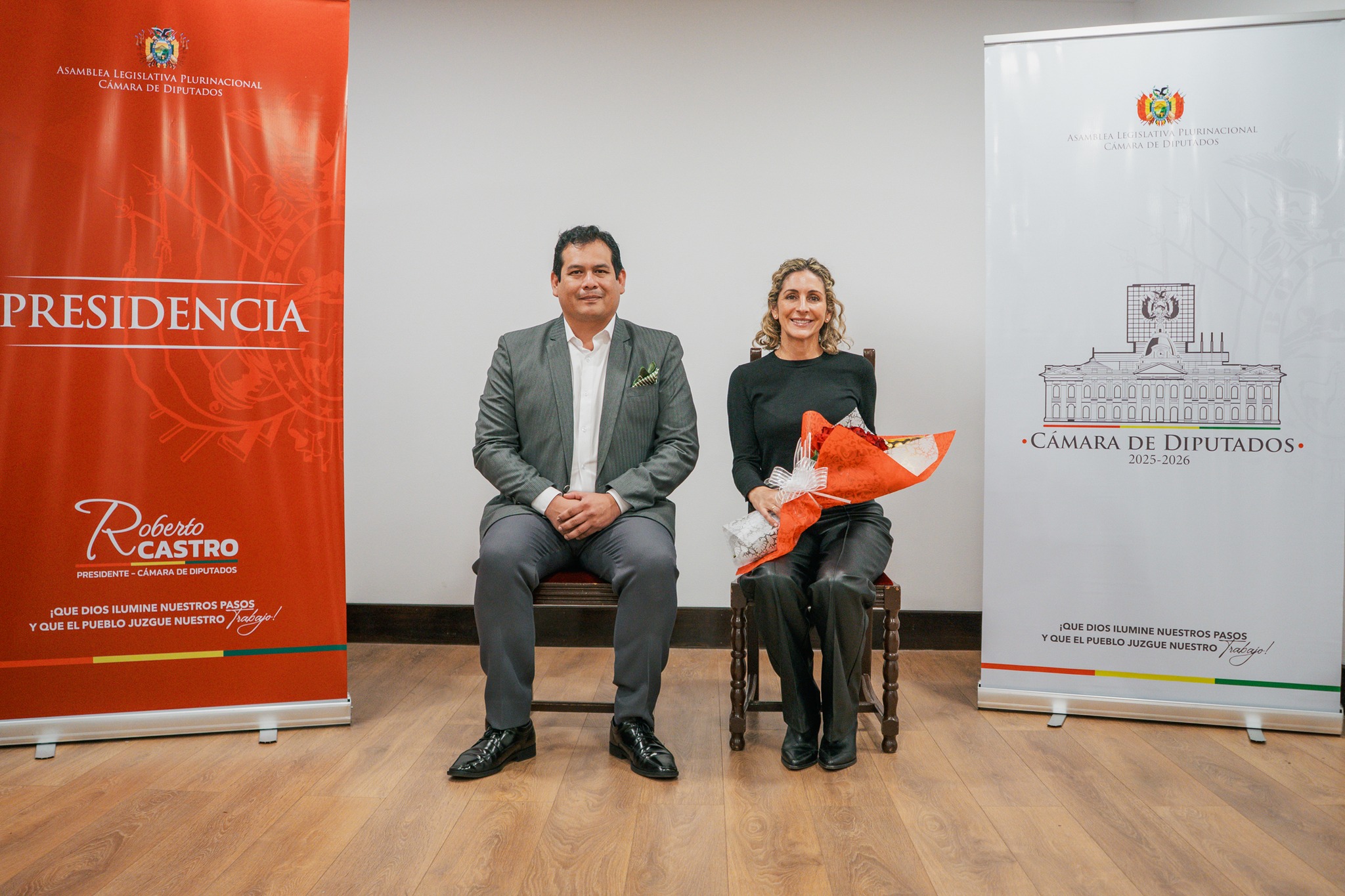 La Primera Dama María Elena Urquidi y el presidente de la Cámara de Diputados, Roberto Julio Castro. Foto: Diputados