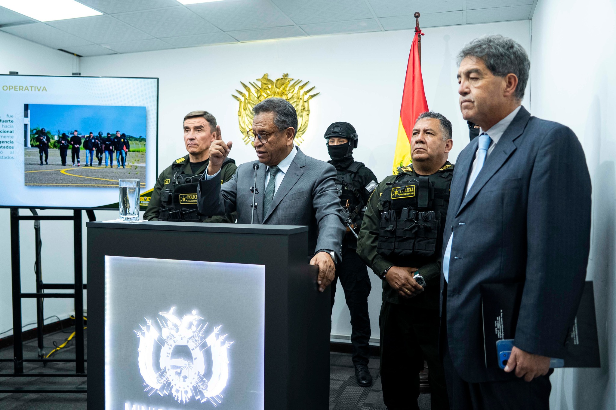 El ministro de Gobierno, Marco Antonio Oviedo, da detalles de la captura de Sebastián Marset.