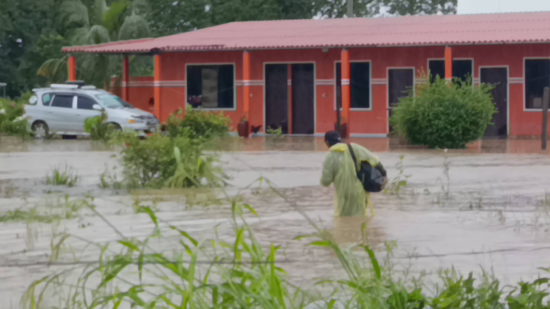 Varios barrios quedaron afectos en el departamento de Santa Cruz. Foto: Idel Noticias