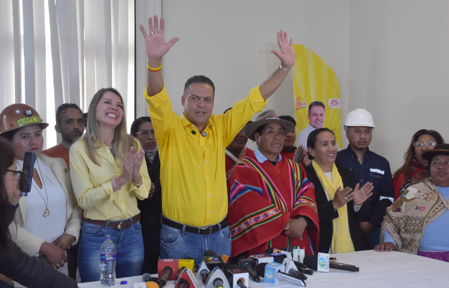 El candidato por la alianza Patria Sol, Luis Revilla. Foto: Facebook Luis Revilla.