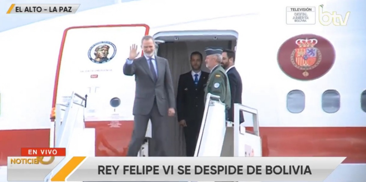 El Rey de España partió desde el Aeropuerto Internacional de El Alto. Imagen: Captura Bolivia Tv.