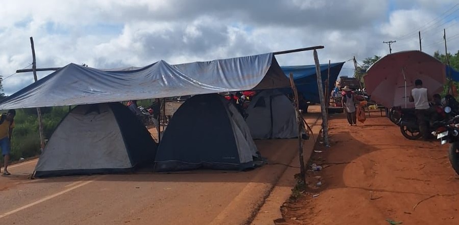 Los bloqueos continúan en la ruta hacia Cobija. Foto: ABC
