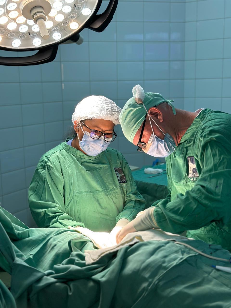 Campaña de colocado de marcapasos gratuito en el hospital Clínico Viedma en Cochabamba. Foto: GADC.