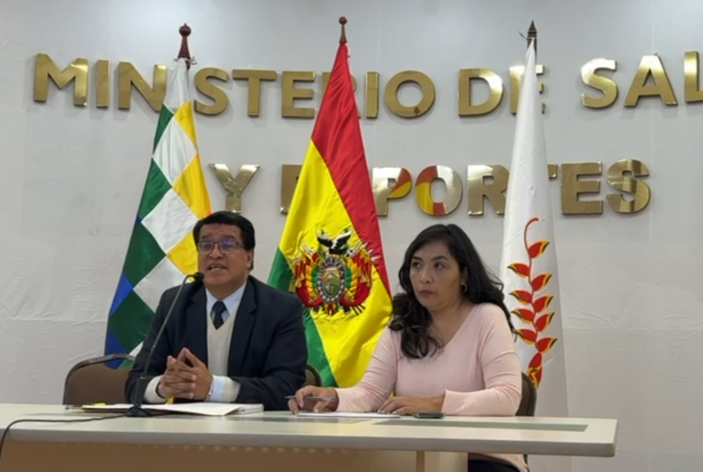 Conferencia de prensa viceministro de Gestión del Sistema Nacional de Salud, José Luis Ríos. Foto: Captura Ministerio de Salud y Deportes.
