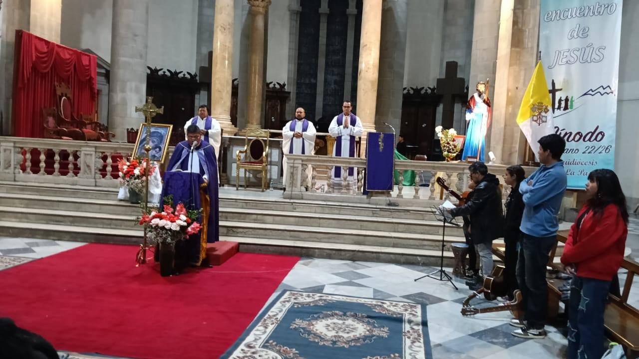 Celebración eucarística de Cuaresma, previo a la Semana Santa, en la Catedral Metropolitana de Nuestra Señora de La Paz. Foto: Catedral Metropolitana La Paz.