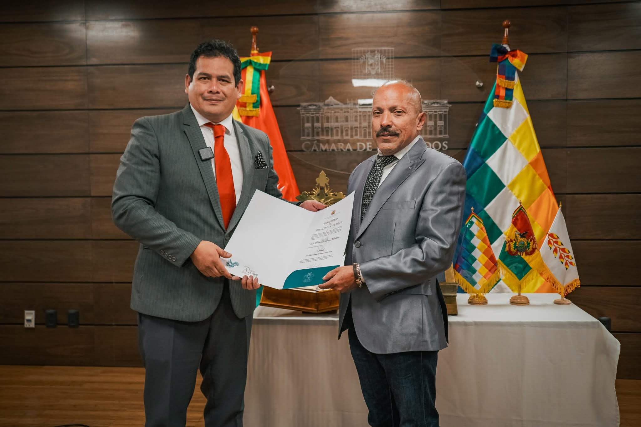El presidente de la Cámara de Diputados, Roberto Castro Salazar y el vocal electoral Heby Ponce de León. Foto: Diputados