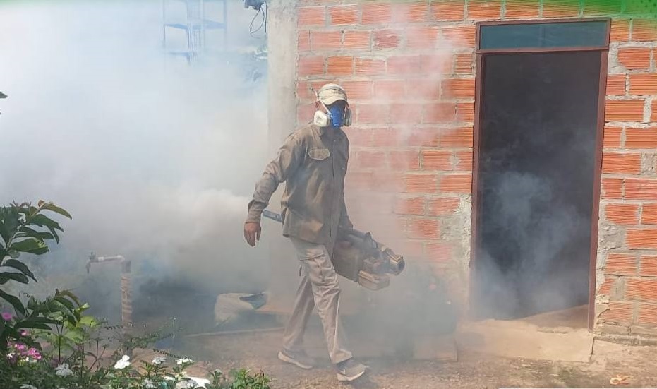 Trabajo de fumigación en Beni ante casos de dengue y chikungunya. Foto: Sedes Beni.