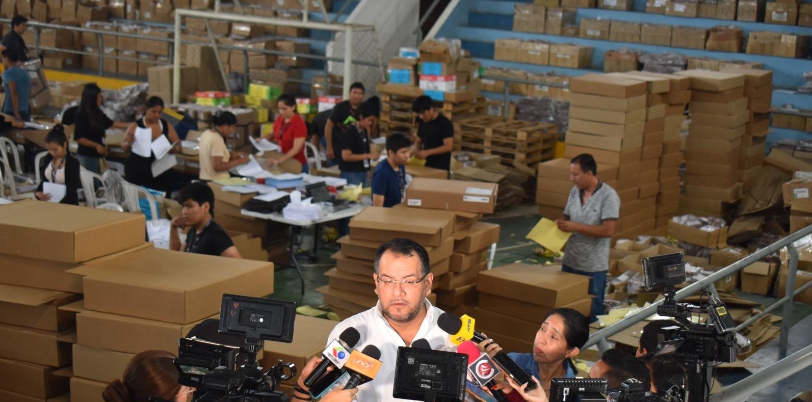 Preparan las maletas electorales en Santa Cruz. Foto: Notiviral