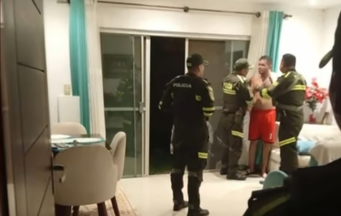 El concejal Maykol Negrete fue conducido a celdas. Foto captura de video Unitel