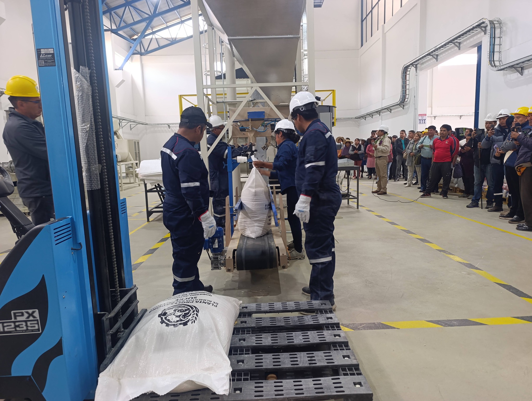 Primera fábrica municipal procesadora de alimento balanceado para aves, cerdos, bovinos y peces. Foto: GAMS.