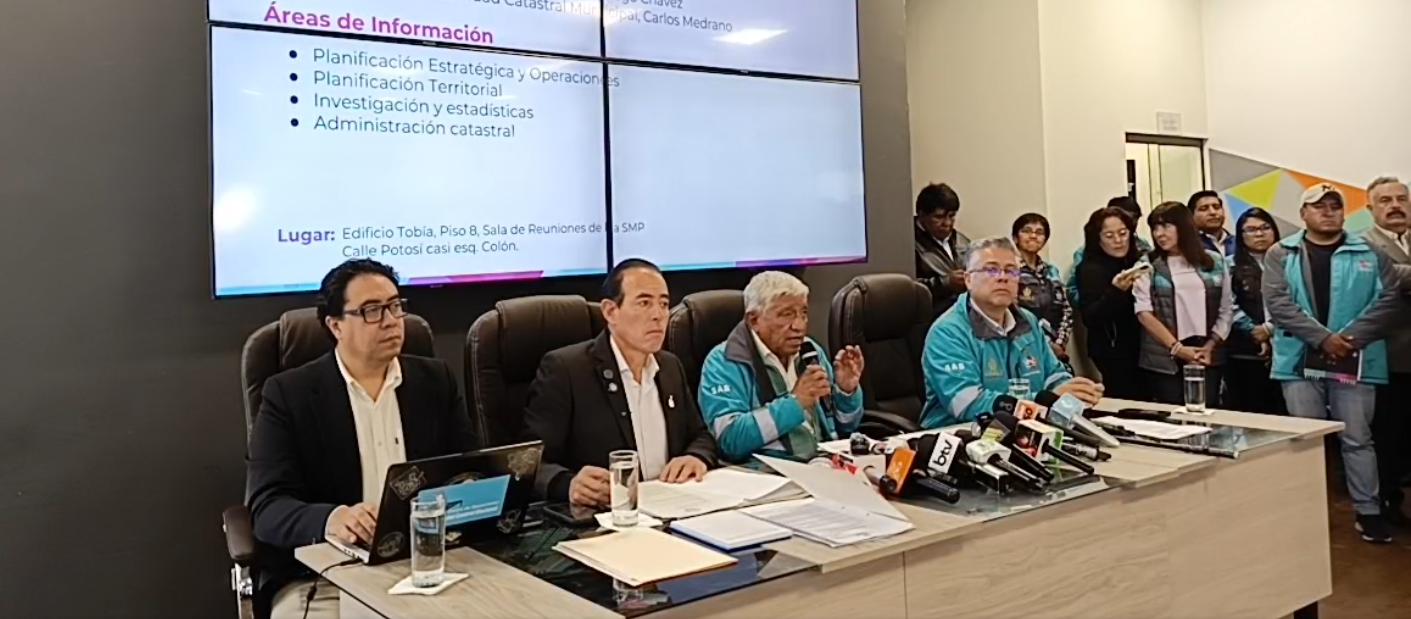 Reunión entre el acalde electo de La Paz, César Dockweiler, y el alcalde saliente, Iván Arias. Foto: Captura GAMLP.