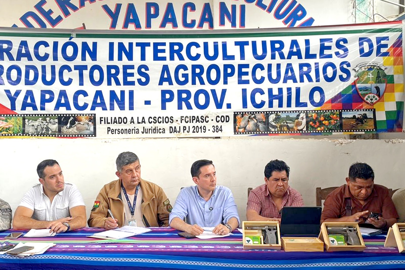 Mesa de diálogo instalada en Yapacaní con productores del Norte Integrado y el Gobierno. Foto: Ministerio de Desarrollo Productivo.