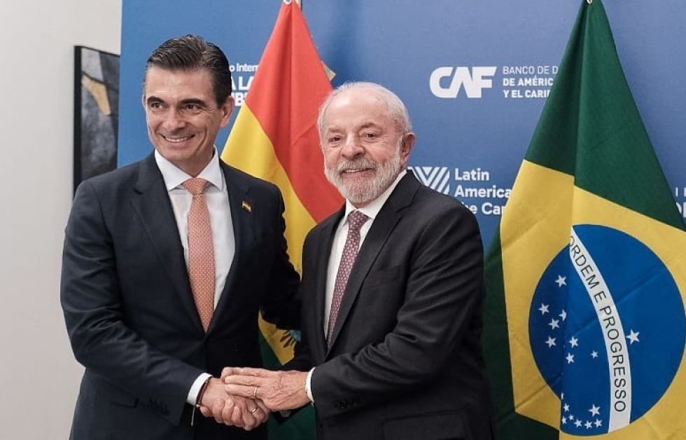 Presidente de Bolivia, Rodrigo Paz, junto al presidente de Brasil, Inacio Lula da Silva.