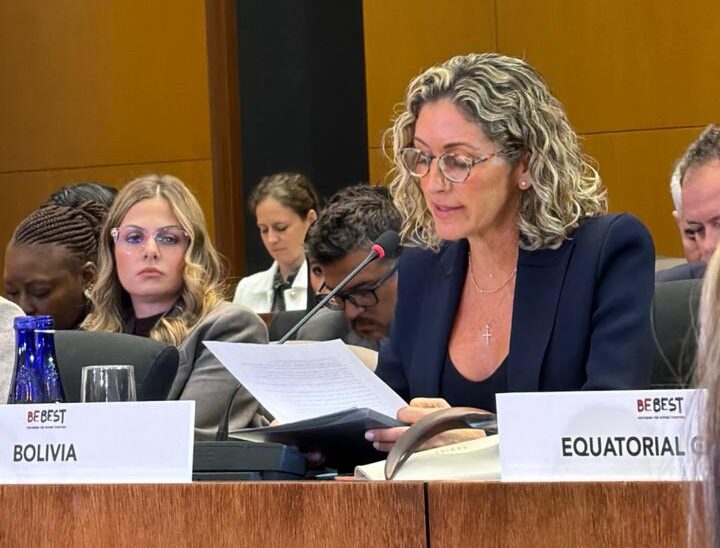 La Primera Dama de Bolivia, María Elena Urquidi.