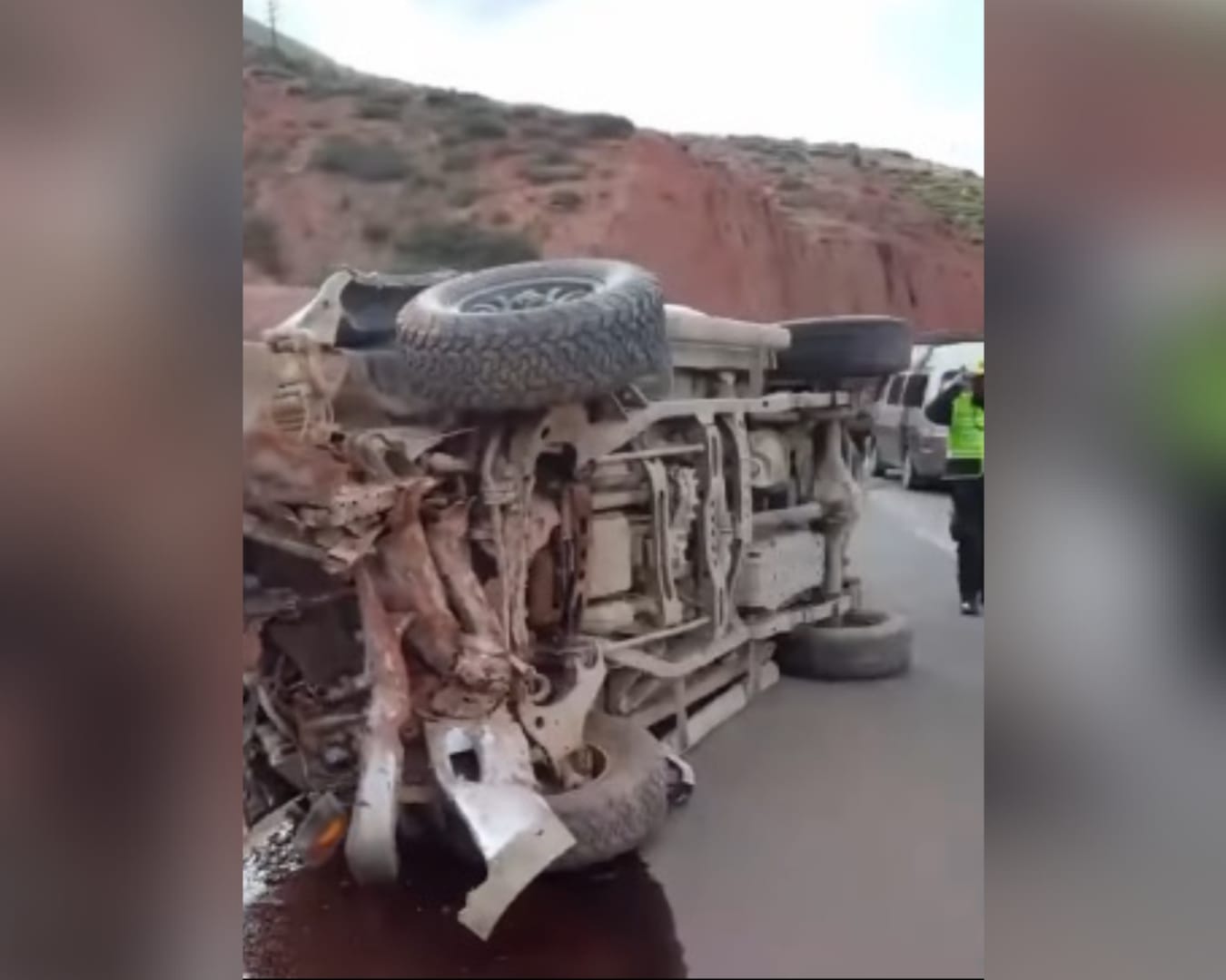 El vehículo accidentado en cruce Tarapaya. Foto: captura video