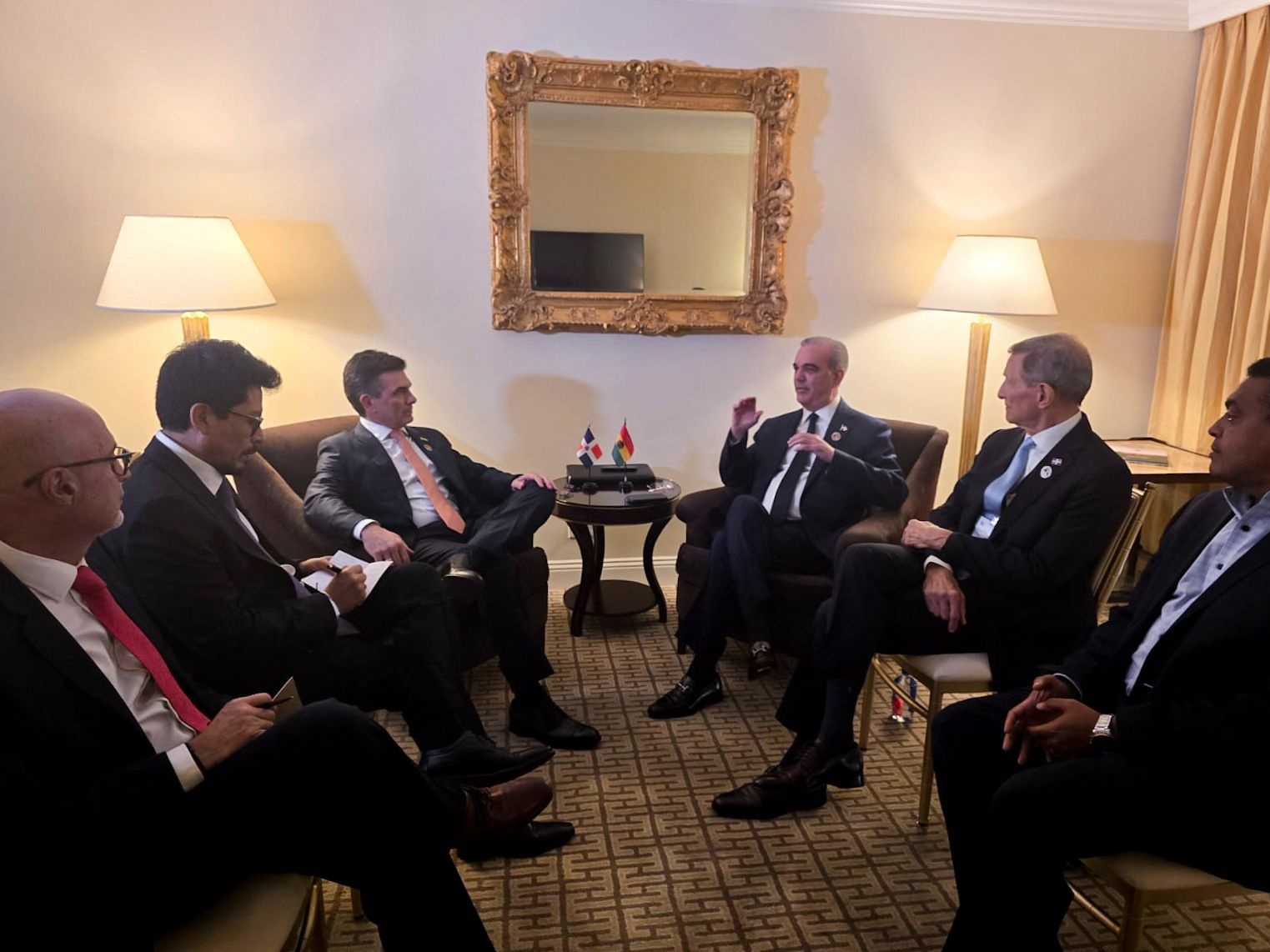 Autoridades del Gobierno nacional se reunieron con el presidente de República Dominicana, en Miami. Foto: DIRCOM Bolivia.