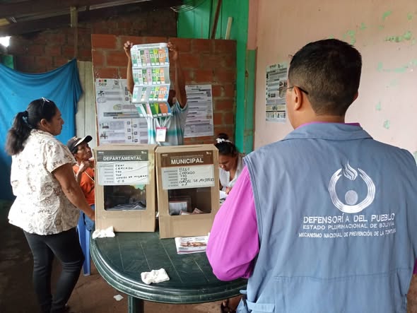 Verificación de la Defensoría del Pueblo durante la jornada de votación. Foto: Defensoría del Pueblo