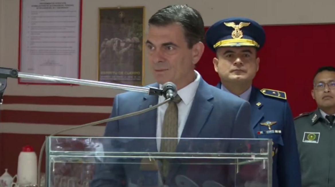 El presidente Rodrigo Paz visitó el Regimiento Primero de Infantería Colorados de Bolivia. Imagen: Captura.