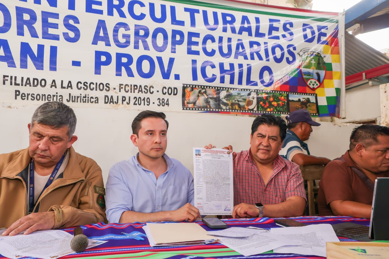 Firma de convenio entre el Gobierno y productores del Norte Integrado en Santa Cruz. Foto: Ministerio de Desarrollo Productivo.