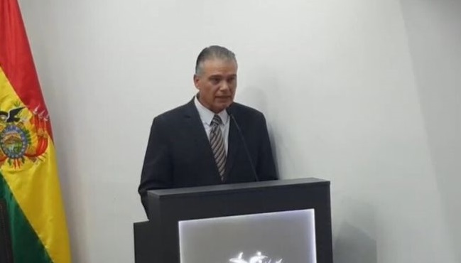 El viceministro de Defensa Social y Sustancias Controladas, Ernesto Justiniano. Foto: Redes sociales.