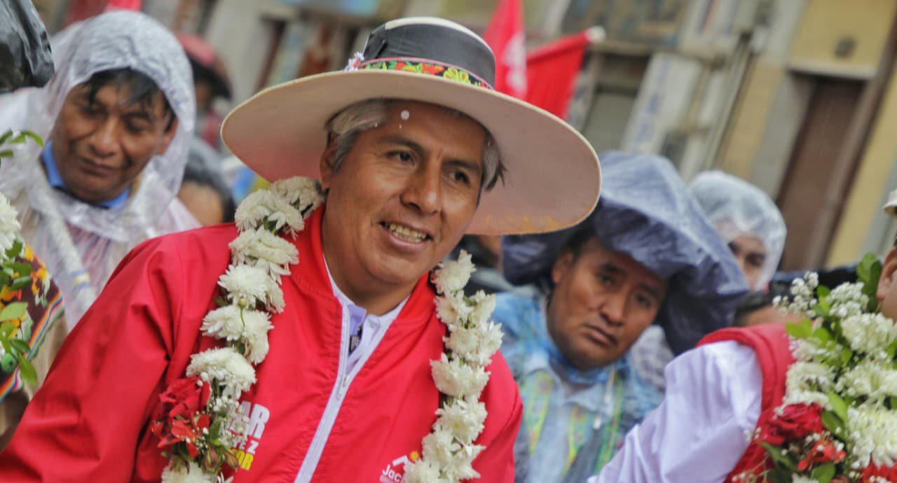 El candidato de la alianza Jach’a, Edgar Sánchez.