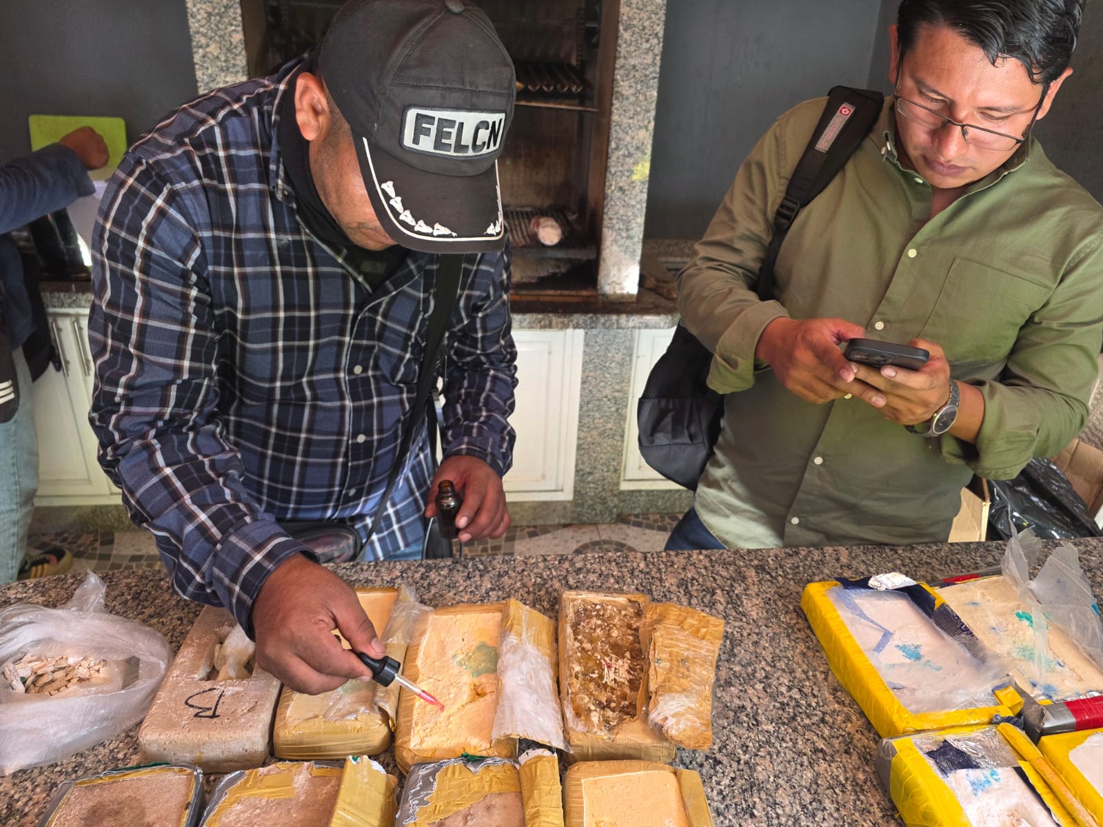 La prueba de campo de los paquetes. Foto: FELCN