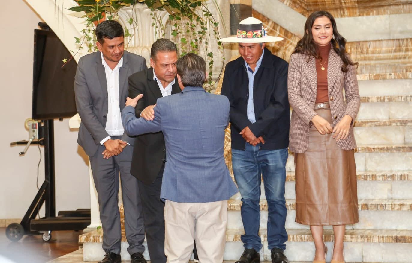 El gobernador electo de La Paz, Luis Revilla y el presidente Rodrigo Paz Pereira. Foto: Redes Luis Revilla.