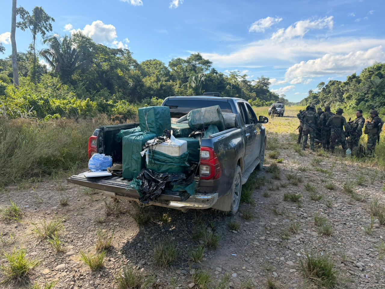 Operativo de la Felcn en Villa Tunari. Foto: Ministerio de Gobierno.