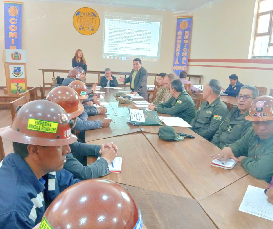 Representantes de la COMIBOL coordinan con entidades del Estado. Foto: COMIBOL
