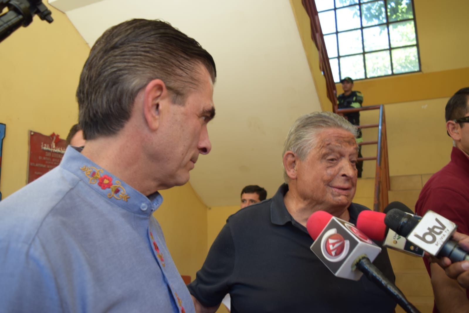 El presidente Rodrigo Paz Pereira y su padre el expresidente Jaime Paz Zamora. Foto: Oficina del Presidente.